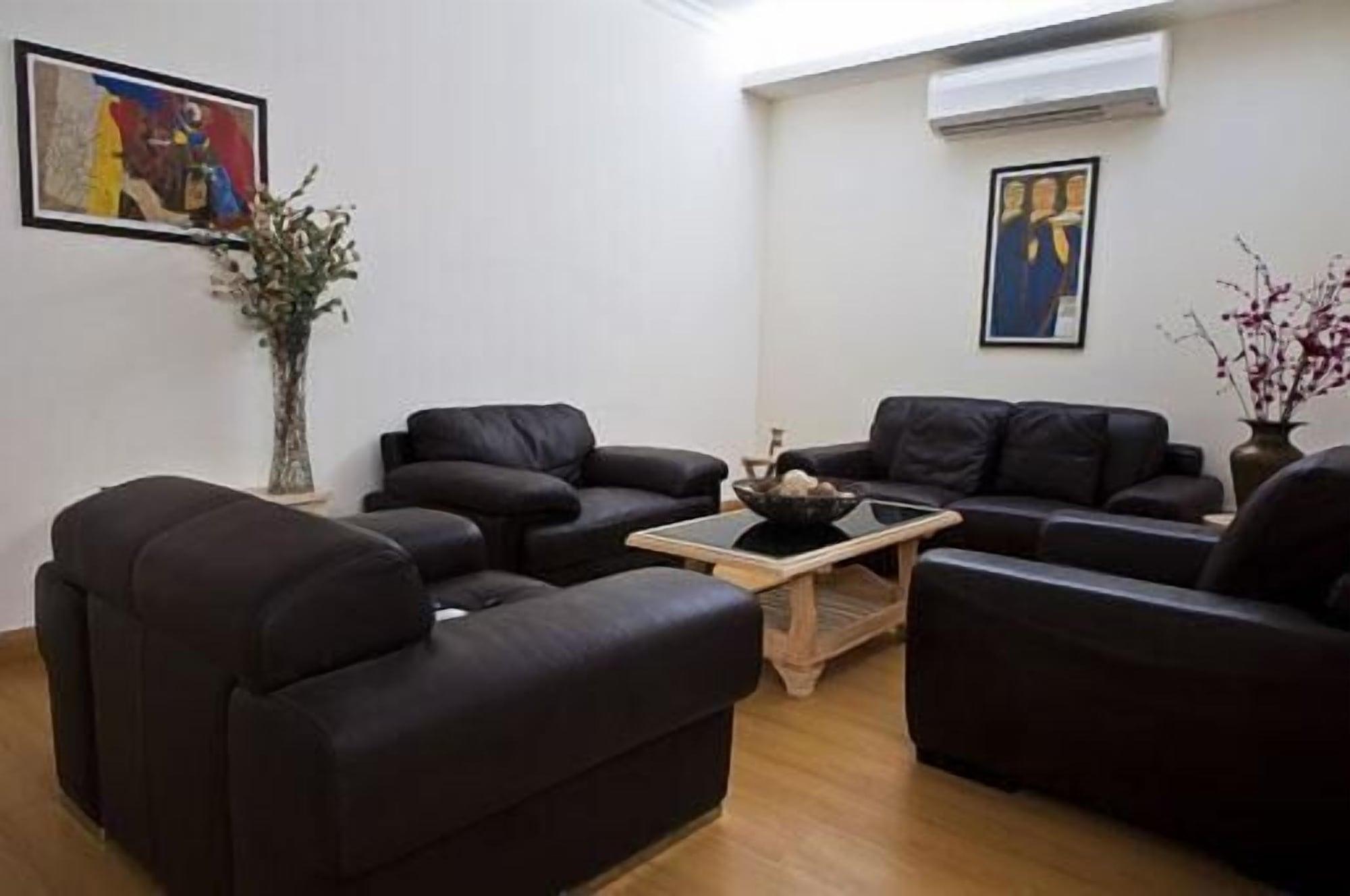 Bed & Breakfast Colonel's Retreat At The Airport 3*
