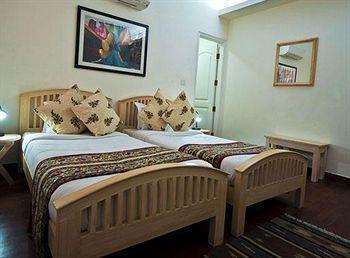 Colonel's Retreat At The Airport Bed & Breakfast 3*